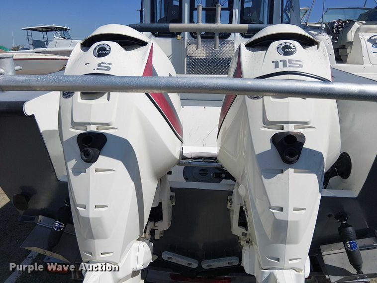 image for item EE5225 1992 SeaArk boat