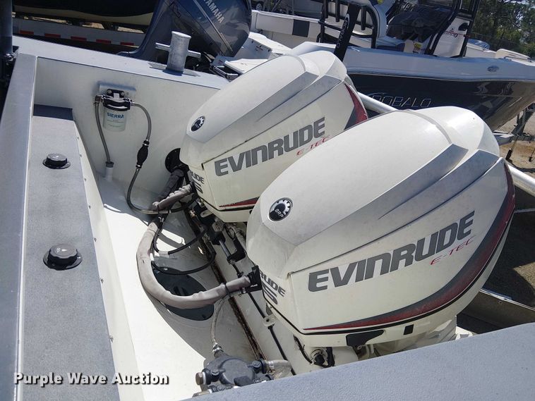 image for item EE5225 1992 SeaArk boat