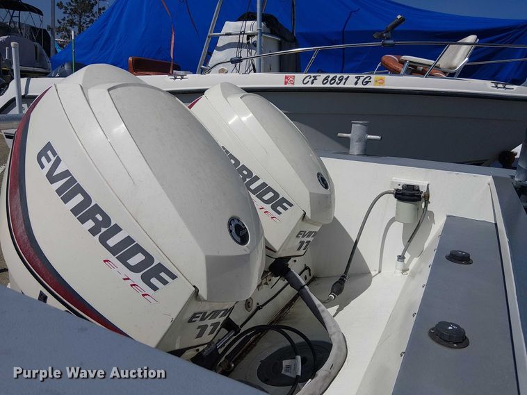 image for item EE5225 1992 SeaArk boat