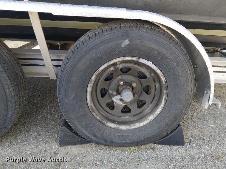 image for item EE5225 1992 SeaArk boat