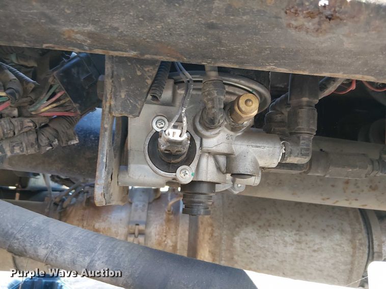 image for item EE5227 2012 International WorkStar 7600 refuse truck