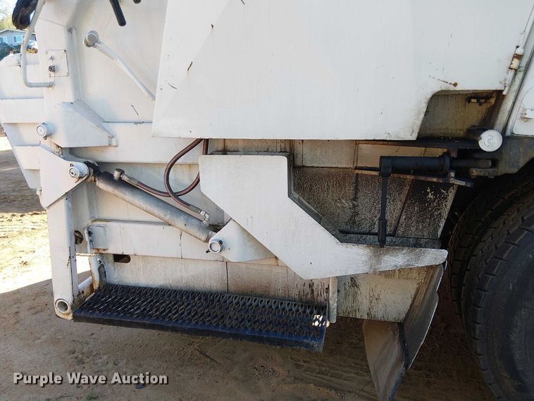 image for item EE5227 2012 International WorkStar 7600 refuse truck