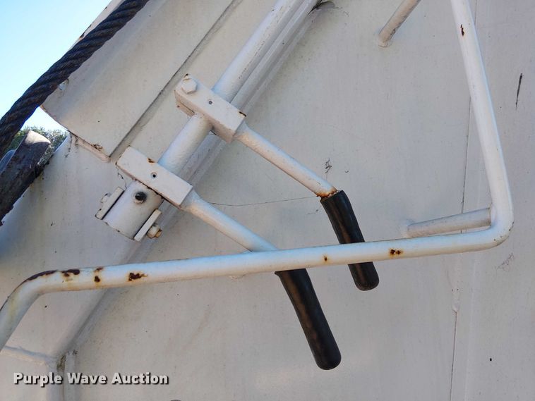 image for item EE5227 2012 International WorkStar 7600 refuse truck