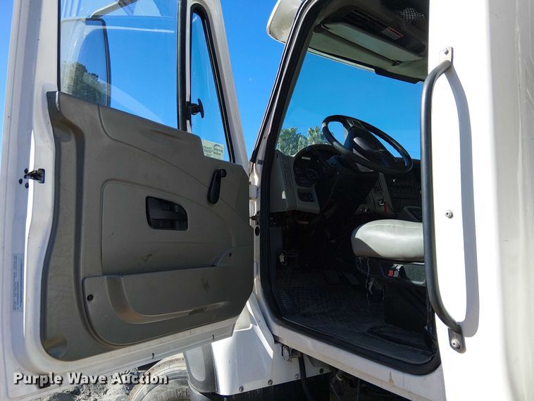 image for item EE5227 2012 International WorkStar 7600 refuse truck