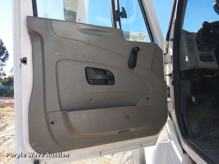 image for item EE5227 2012 International WorkStar 7600 refuse truck