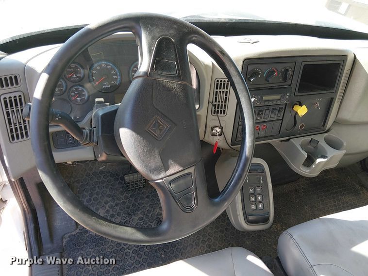 image for item EE5227 2012 International WorkStar 7600 refuse truck