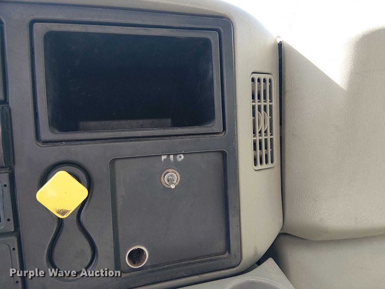 image for item EE5227 2012 International WorkStar 7600 refuse truck