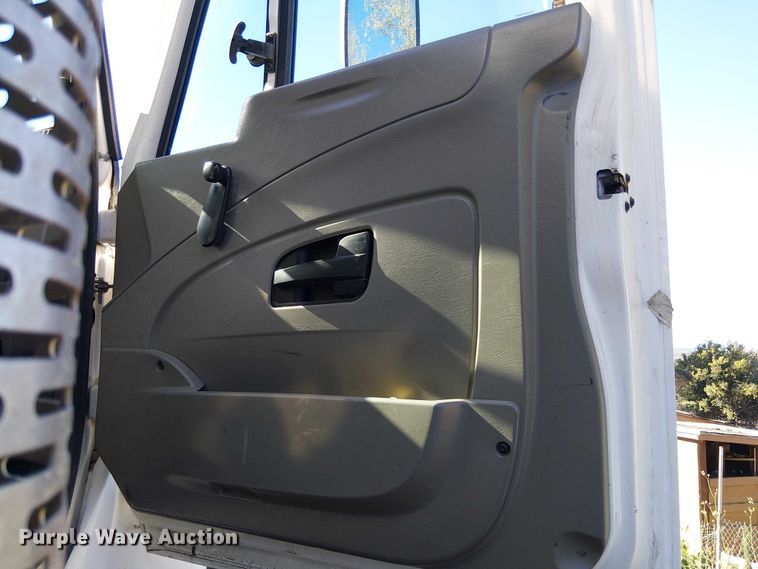 image for item EE5227 2012 International WorkStar 7600 refuse truck