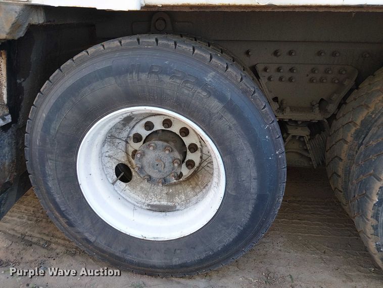 image for item EE5227 2012 International WorkStar 7600 refuse truck