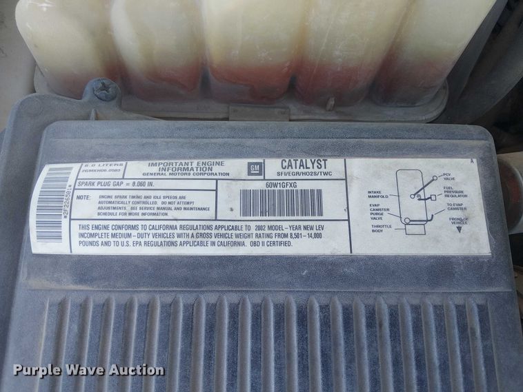 image for item EE5236 2002 Chevrolet Silverado 3500 flatbed pickup truck