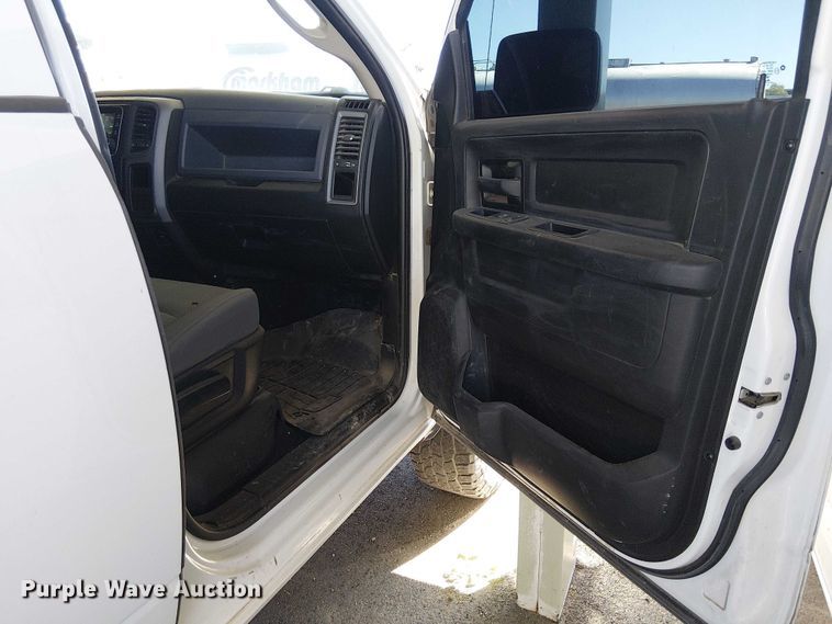 image for item EE5241 2018 RAM 2500 Crew Cab pickup truck