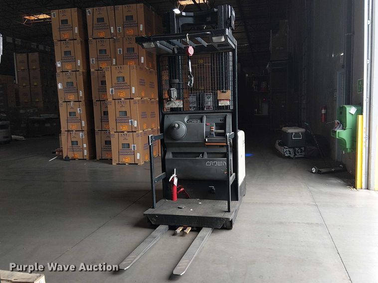 image for item EE5255 2016 Crown SP3520-30 order picker