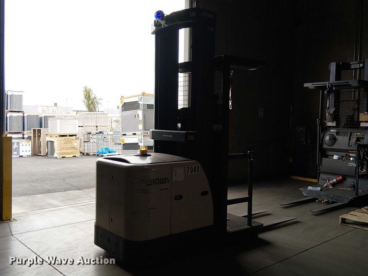 image for item EE5255 2016 Crown SP3520-30 order picker