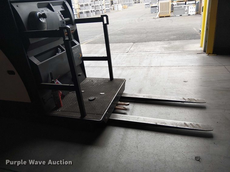 image for item EE5255 2016 Crown SP3520-30 order picker