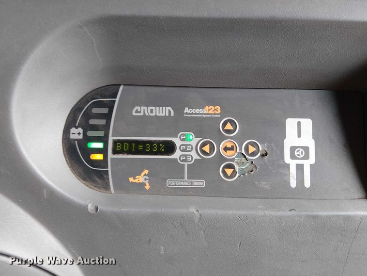 image for item EE5255 2016 Crown SP3520-30 order picker