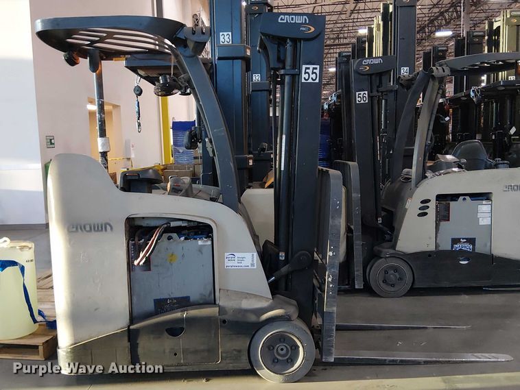 image for item EE5256 2017 Crown RC5545-40 forklift