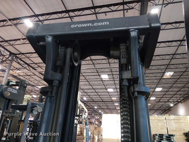 image for item EE5256 2017 Crown RC5545-40 forklift