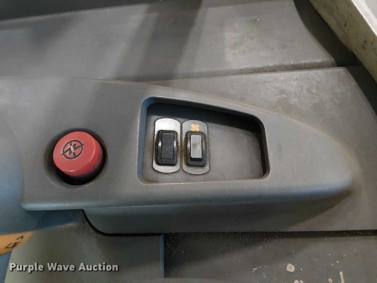 image for item EE5256 2017 Crown RC5545-40 forklift