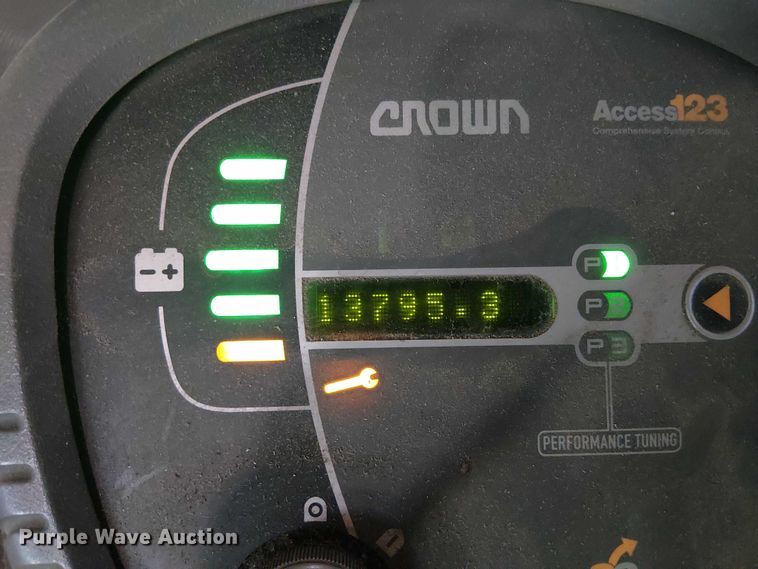image for item EE5256 2017 Crown RC5545-40 forklift