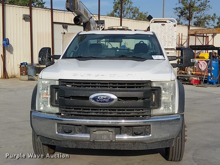 image for item EE5291 2017 Ford F550 utility / service truck