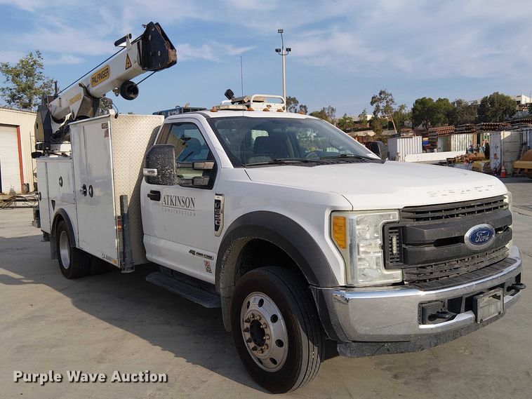image for item EE5291 2017 Ford F550 utility / service truck
