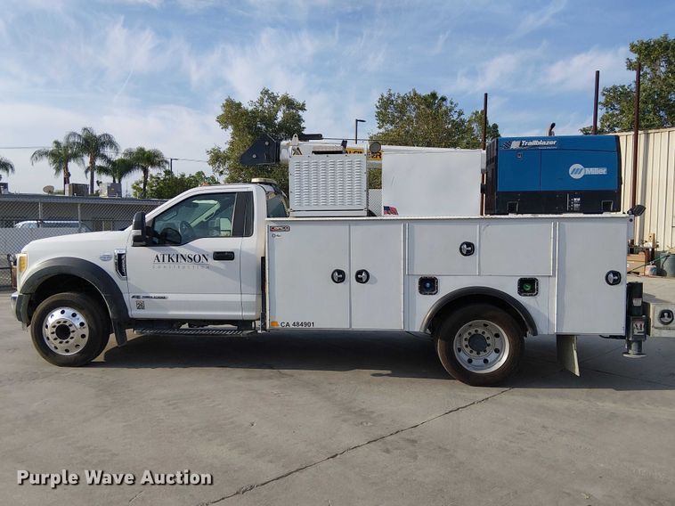 image for item EE5291 2017 Ford F550 utility / service truck