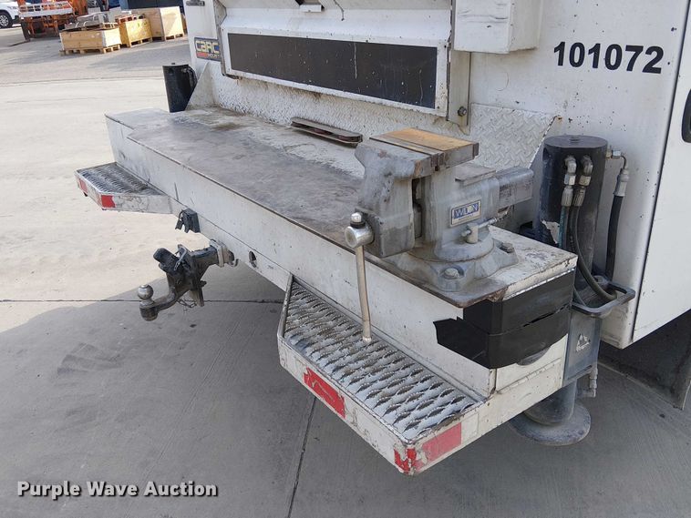 image for item EE5291 2017 Ford F550 utility / service truck