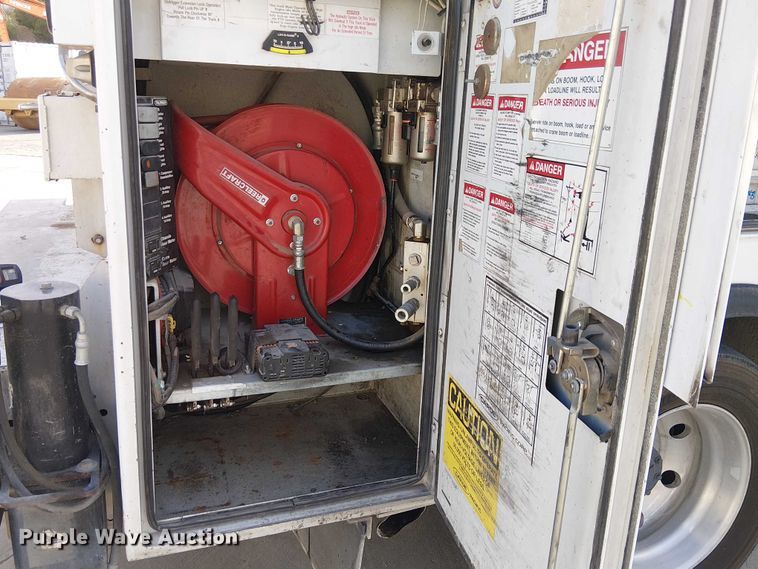 image for item EE5291 2017 Ford F550 utility / service truck