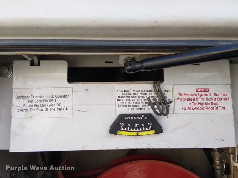 image for item EE5291 2017 Ford F550 utility / service truck