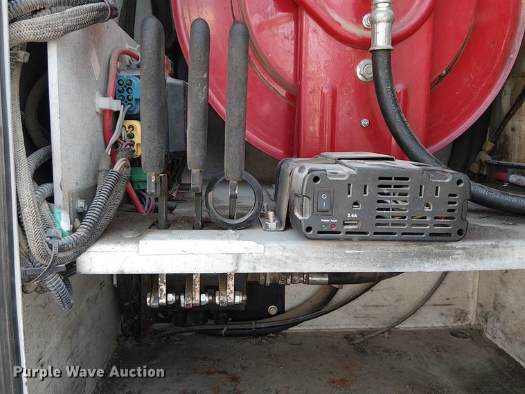 image for item EE5291 2017 Ford F550 utility / service truck