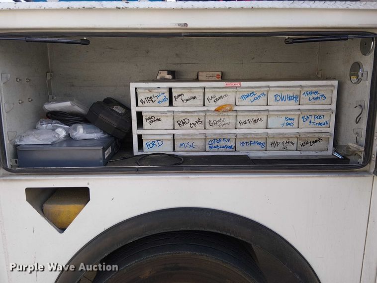 image for item EE5291 2017 Ford F550 utility / service truck