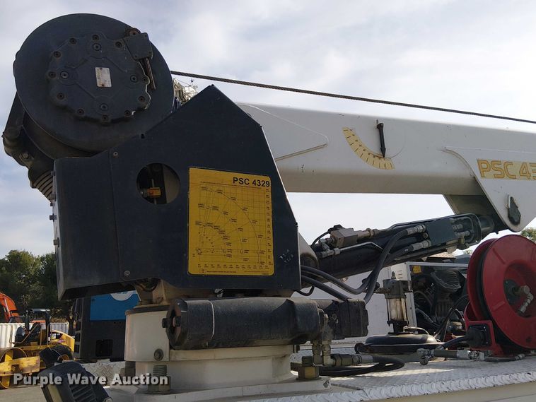 image for item EE5291 2017 Ford F550 utility / service truck