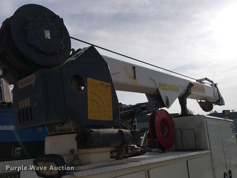 image for item EE5291 2017 Ford F550 utility / service truck