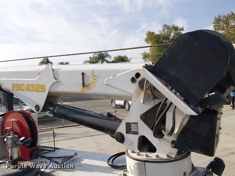 image for item EE5291 2017 Ford F550 utility / service truck