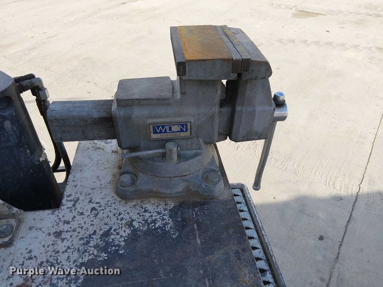 image for item EE5291 2017 Ford F550 utility / service truck