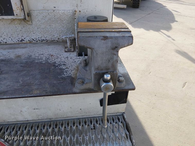 image for item EE5291 2017 Ford F550 utility / service truck