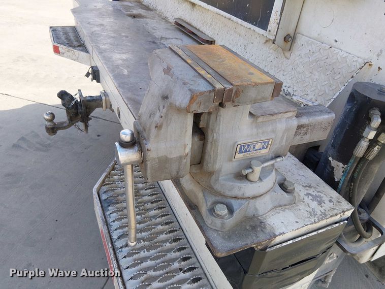 image for item EE5291 2017 Ford F550 utility / service truck