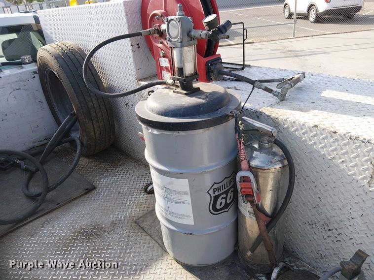 image for item EE5291 2017 Ford F550 utility / service truck