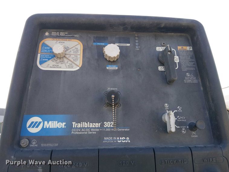 image for item EE5291 2017 Ford F550 utility / service truck