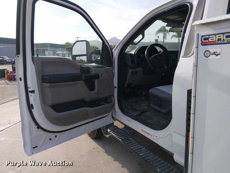 image for item EE5291 2017 Ford F550 utility / service truck