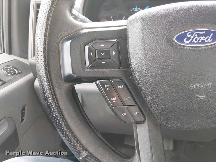 image for item EE5291 2017 Ford F550 utility / service truck