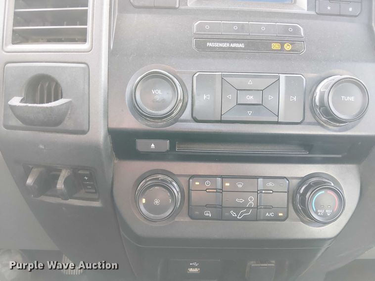 image for item EE5291 2017 Ford F550 utility / service truck