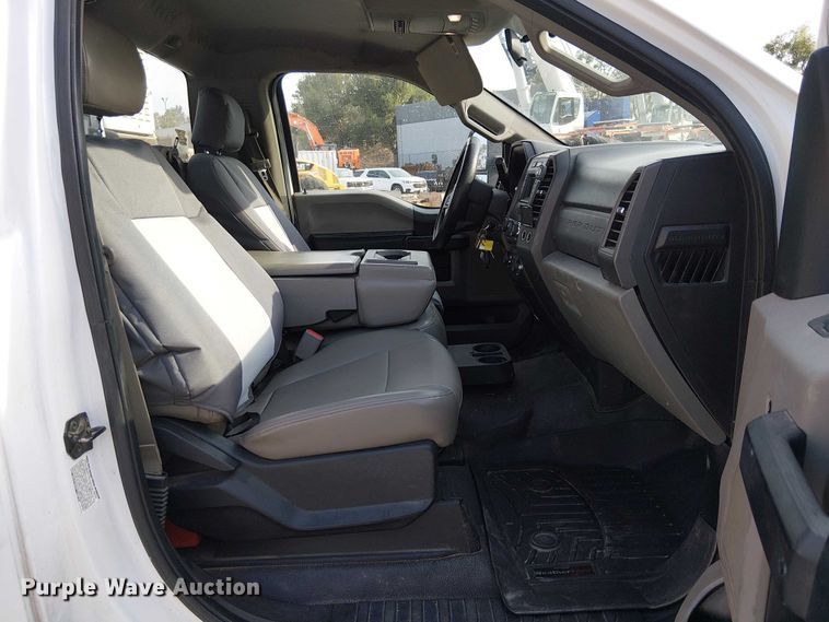 image for item EE5291 2017 Ford F550 utility / service truck