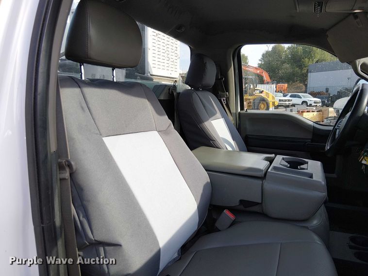 image for item EE5291 2017 Ford F550 utility / service truck