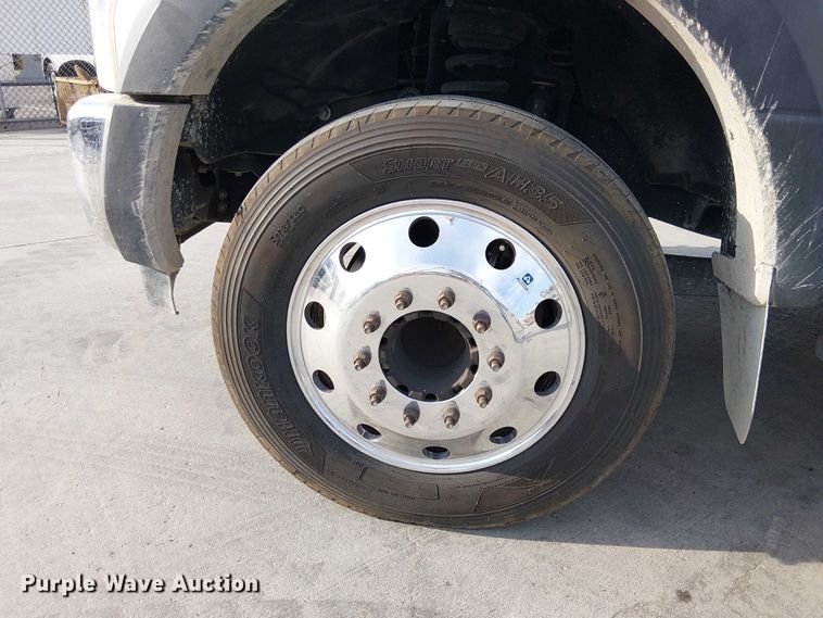 image for item EE5291 2017 Ford F550 utility / service truck