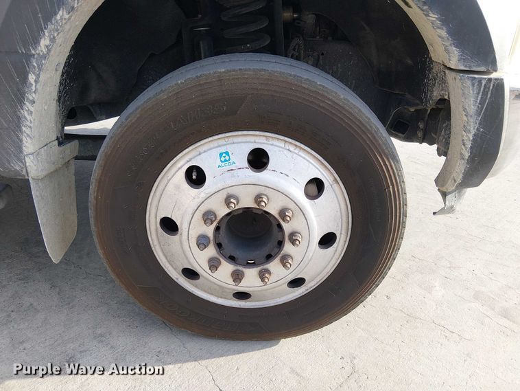 image for item EE5291 2017 Ford F550 utility / service truck