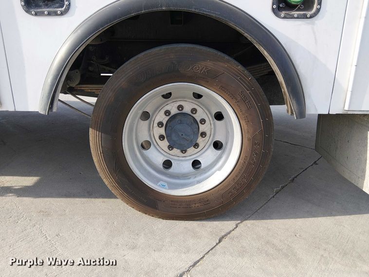 image for item EE5291 2017 Ford F550 utility / service truck