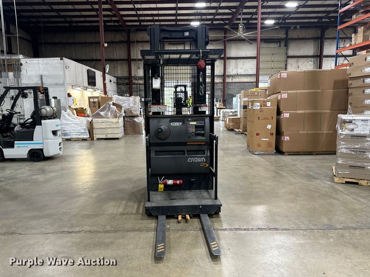 image for item EF1050 2019 Crown SP3520-30 order picker
