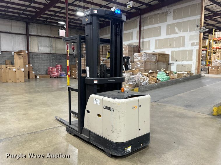 image for item EF1050 2019 Crown SP3520-30 order picker