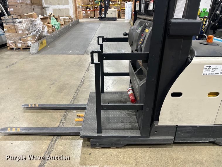 image for item EF1050 2019 Crown SP3520-30 order picker